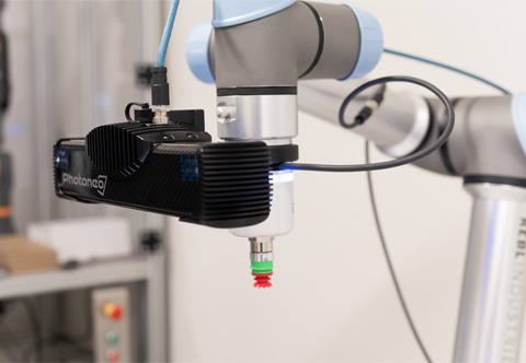 En robotburen 3D-scanner från Photoneo ger många möjligheter till bra bilder.