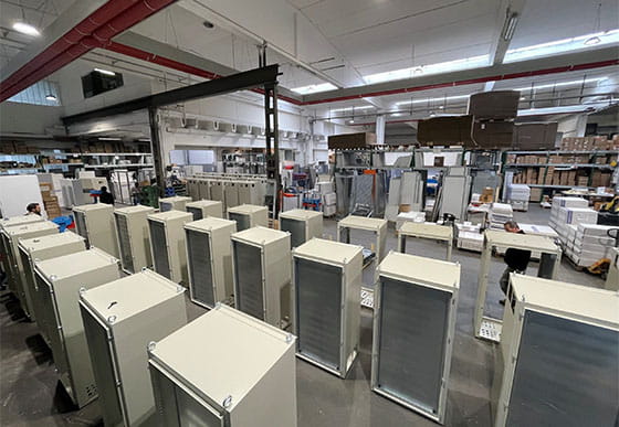 Quadritalia golvskap